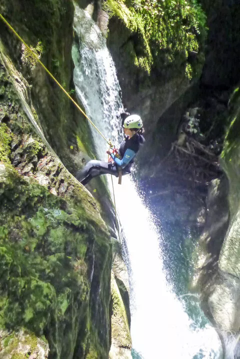 Rappel d'entré dans le canyon