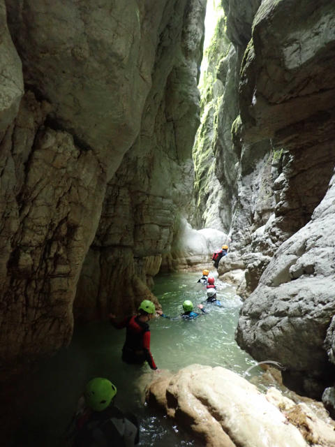 Encaissé mais lumineux