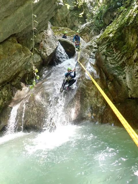 Toboggan/Tyrolienne au canyon du Versoud
